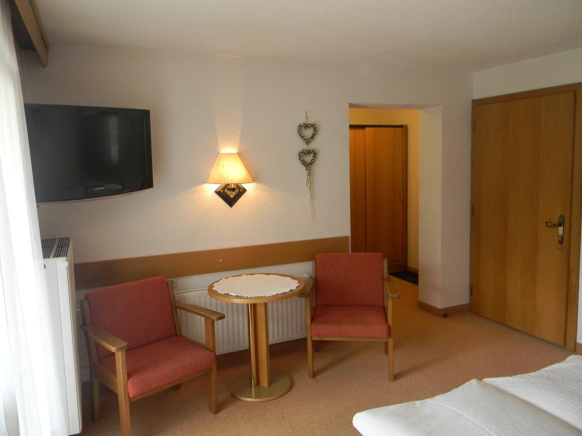 Haus Zentner Hotell Nauders Exteriör bild